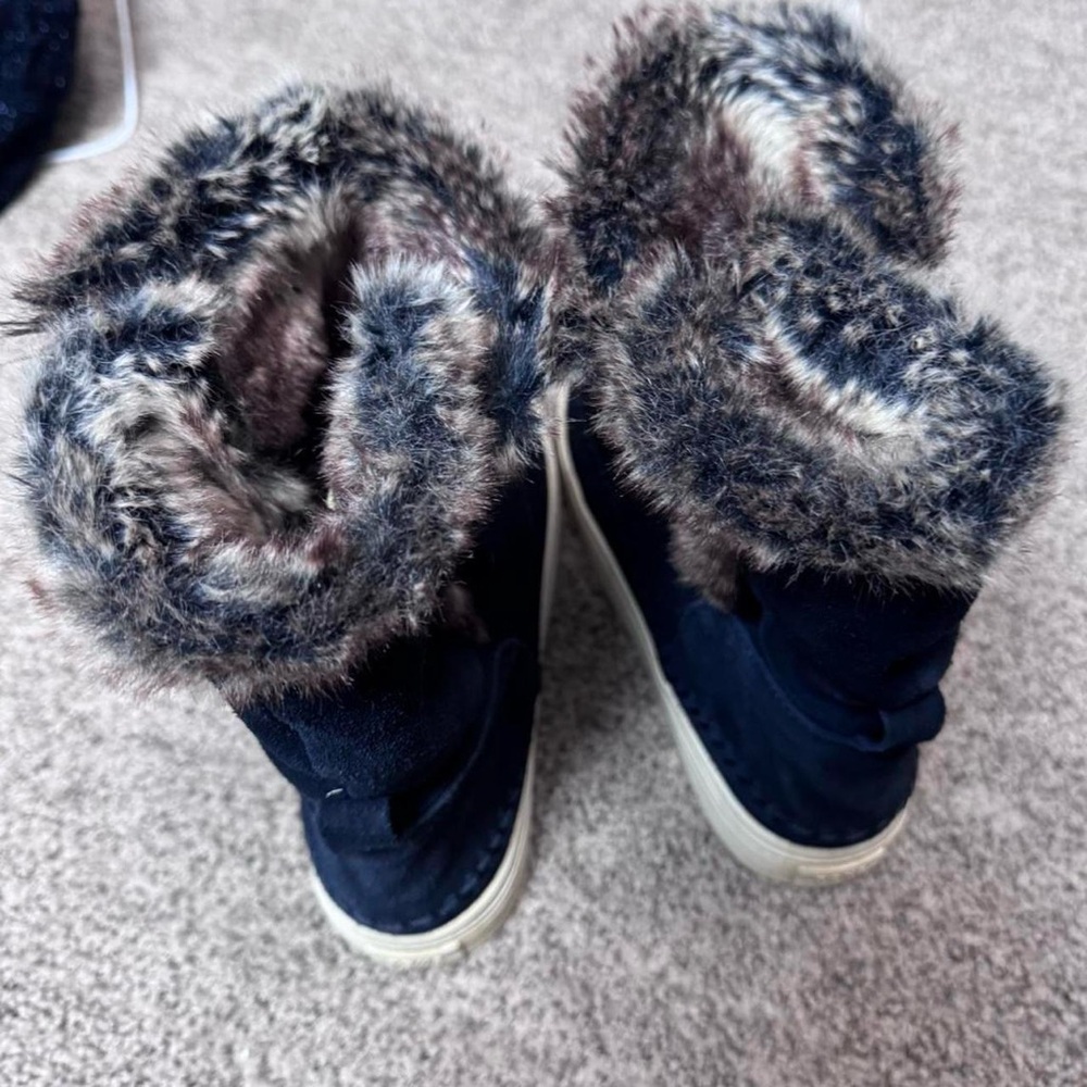 Toms Black Faux-Fur-Lined Boots - Picture 8 of 8